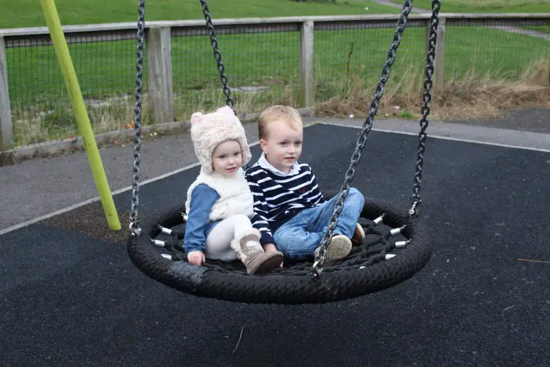 17 things that inevitably happen when you take your kids to the playground