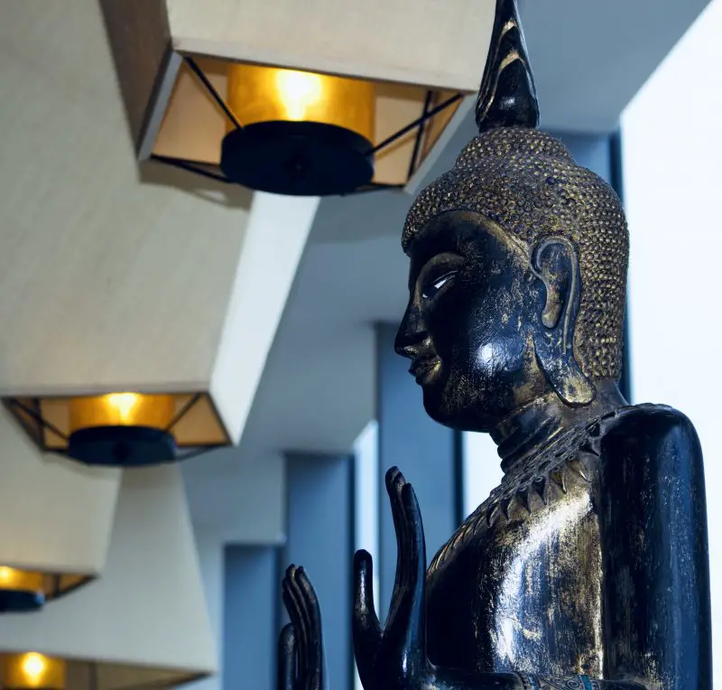 Chaophraya Newcastle review - statue