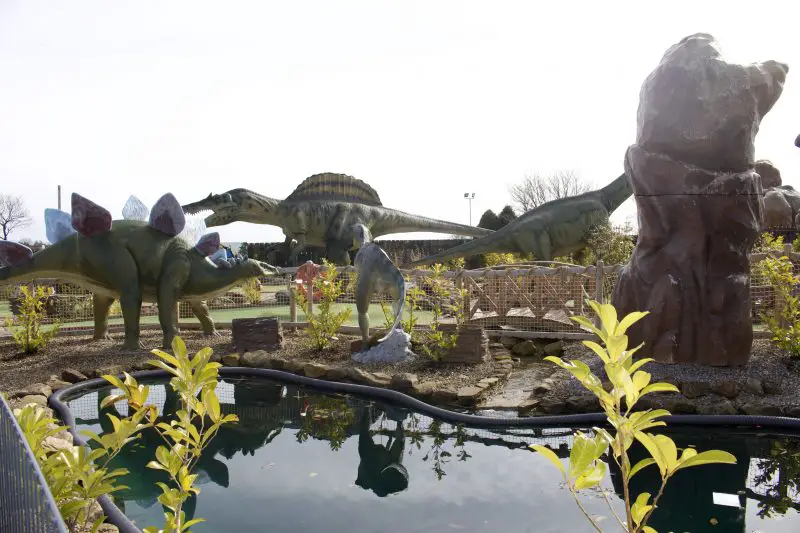 Heighley Gate Breakfast with the Easter Bunny - Dino mini golf 