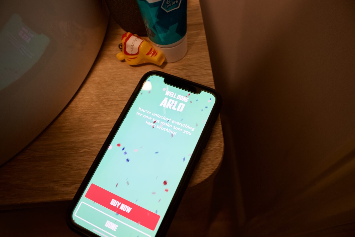 Toothbrushing app shows a well done screen